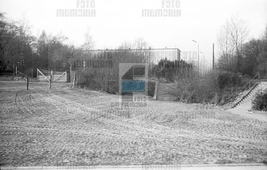 4322efd49ddbb8648c57982c67c6a565