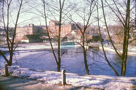 9cdd318f2e07aebbbaed9c3a307929b4